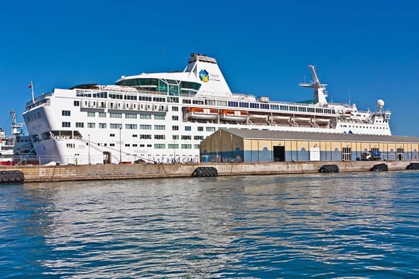 british-couple-locked-in-cabin-48-hours-cruise-from-hell