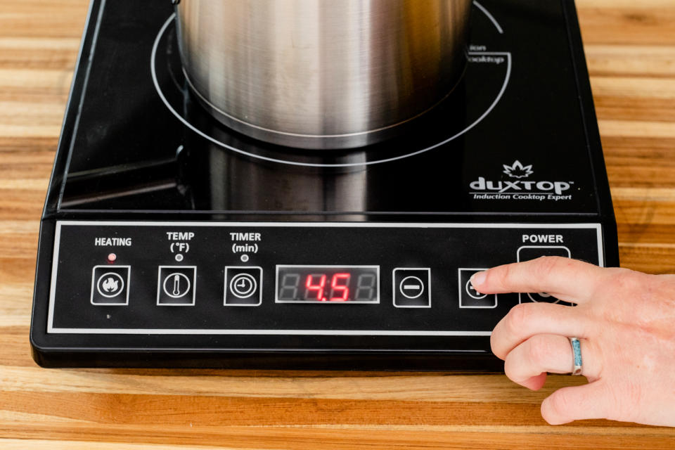 Portable induction cooktops