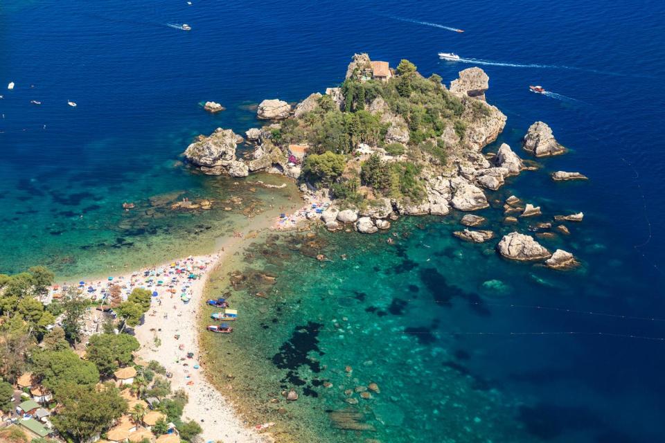 Isola Bella (Shutterstock)