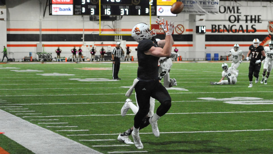 Idaho State’s Mitch Gueller catches a pass from his brother, Tanner. (Photo courtesy of Idaho State athletics)