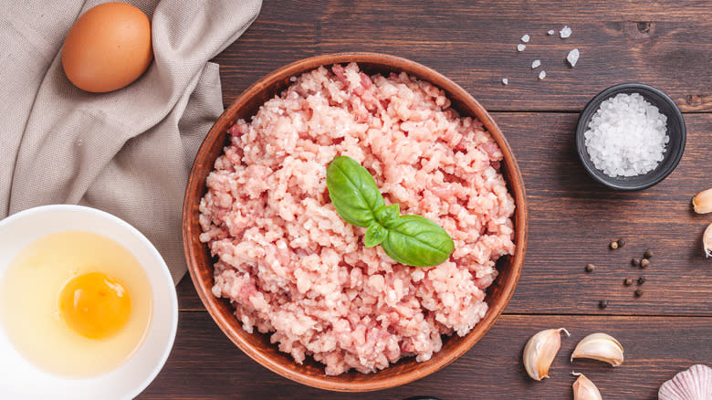 A bowl of turkey mince