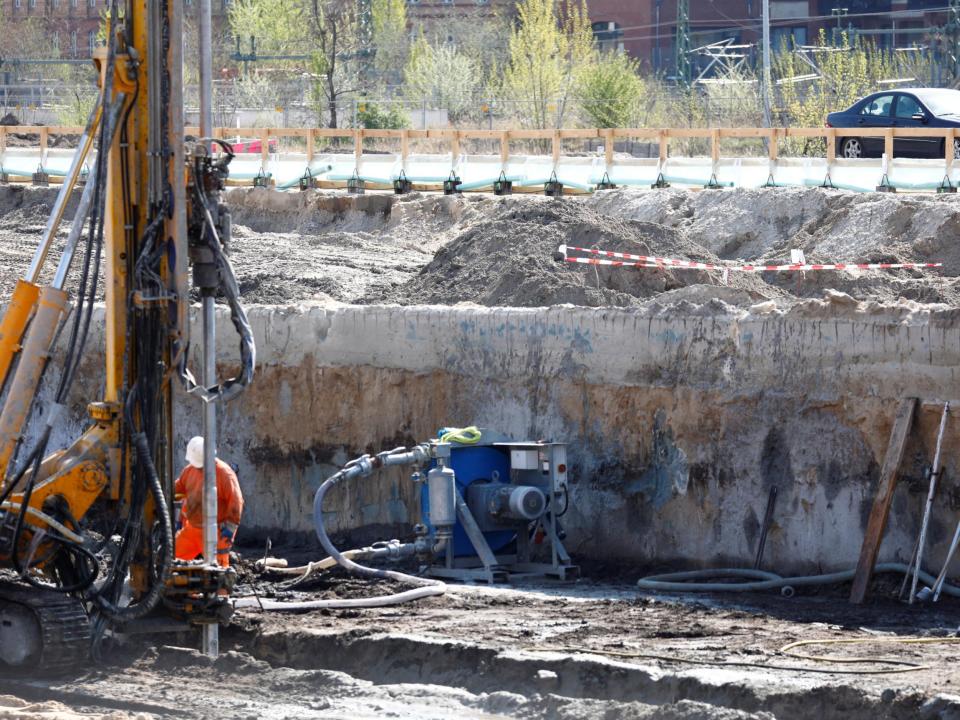 Thousands evacuated after World War Two bomb found near Berlin's central rail station