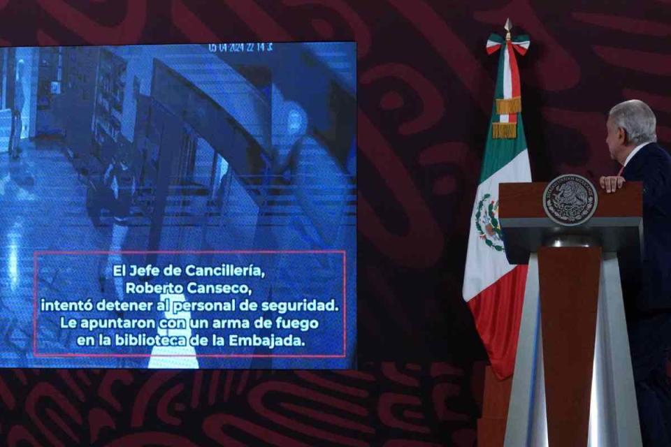 AMLO habló sobre la irrupción de la policía de Ecuador en la embajada mexicana
