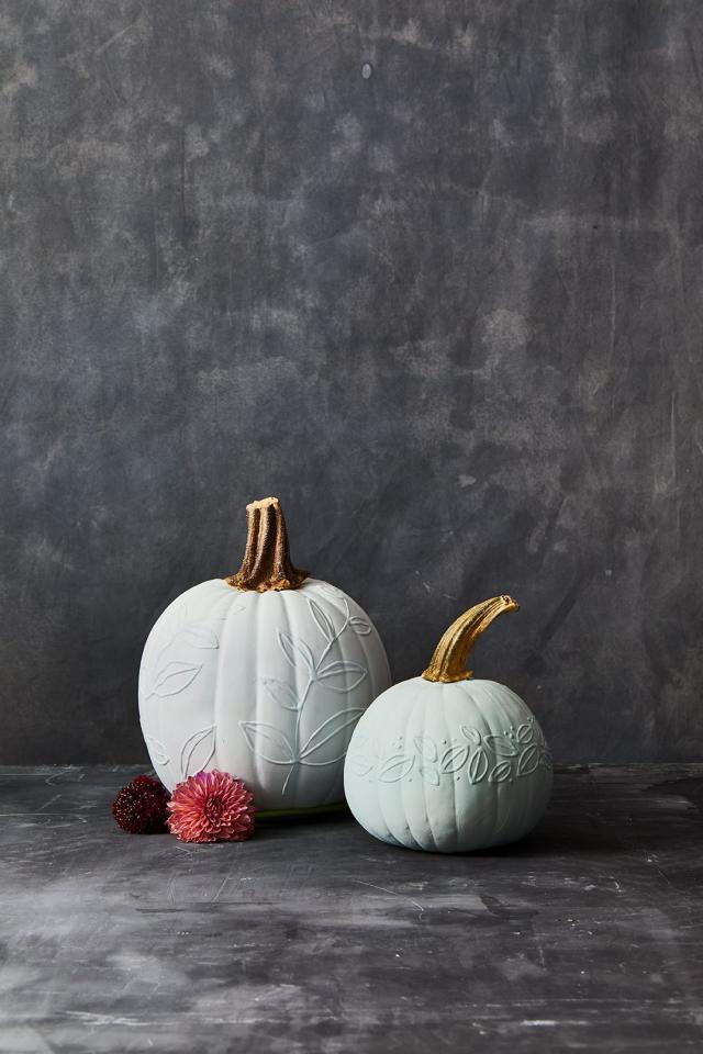 DIY: Puffy Paint Pumpkins  Fun halloween decor, Painted pumpkins,  Halloween diy crafts