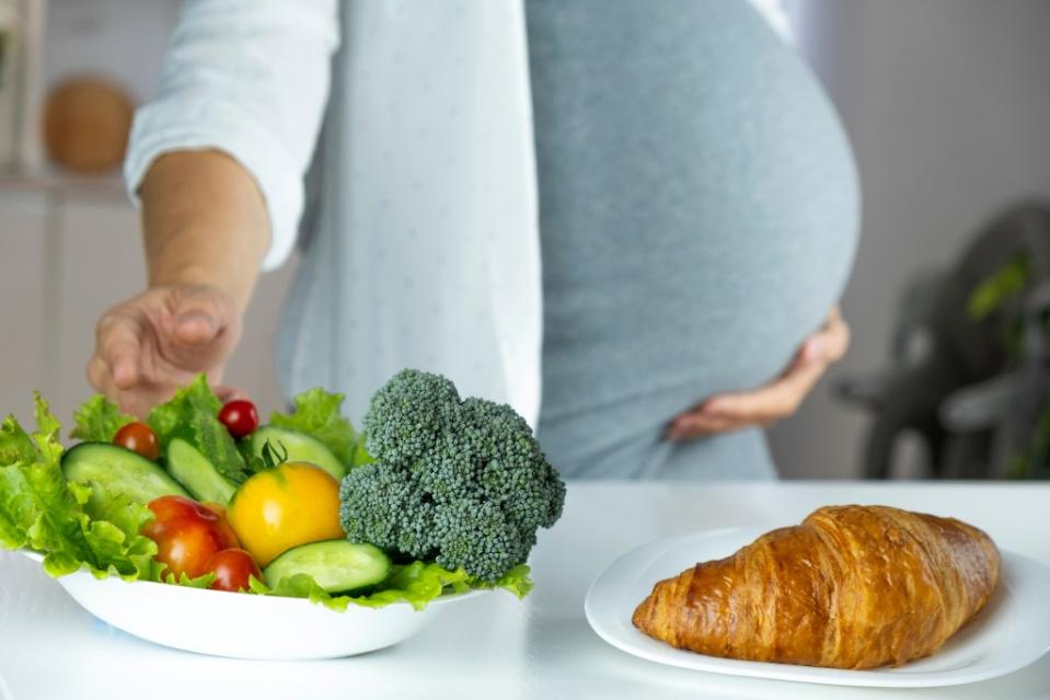 Some moms who fail to make healthier choices during pregnancy run the risk of losing their unborn babies. ÃÂ¢ÃÂ°ÃâÃÅÃÂÃÂ½ÃÂ° ÃÂÃÂµÃÂ¼ÃÂ¸Ãâ¬ÃÂ¾ÃÂ²ÃÂÃÂºÃÂ°ÃÂ – stock.adobe.com