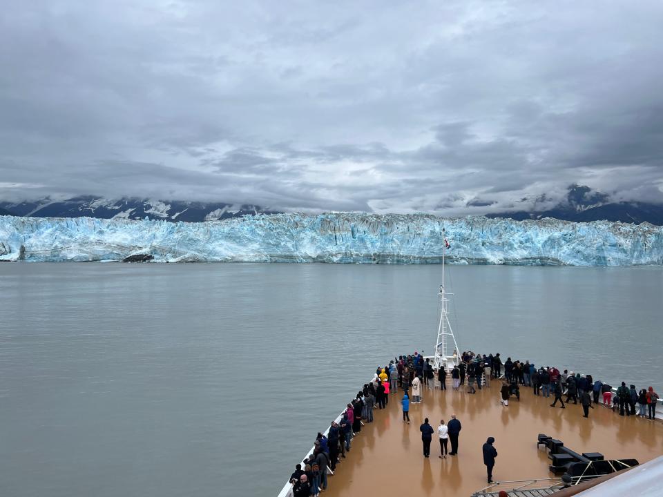 Cruise ship approaching Hubbard glacier