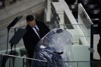 <p>Plastic tarp protects the podium where Donald Trump will be sworn in on the West Front of the U.S. Capitol on January 20, 2017 in Washington, DC. (Photo: Drew Angerer/Getty Images) </p>