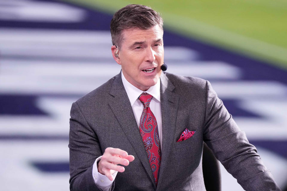 2 de enero de 2023;  Pasadena, California, Estados Unidos;  Locutor de ESPN Chris Fowler en el Rose Bowl 109.  Crédito obligatorio: Kirby Lee-USA TODAY Sports