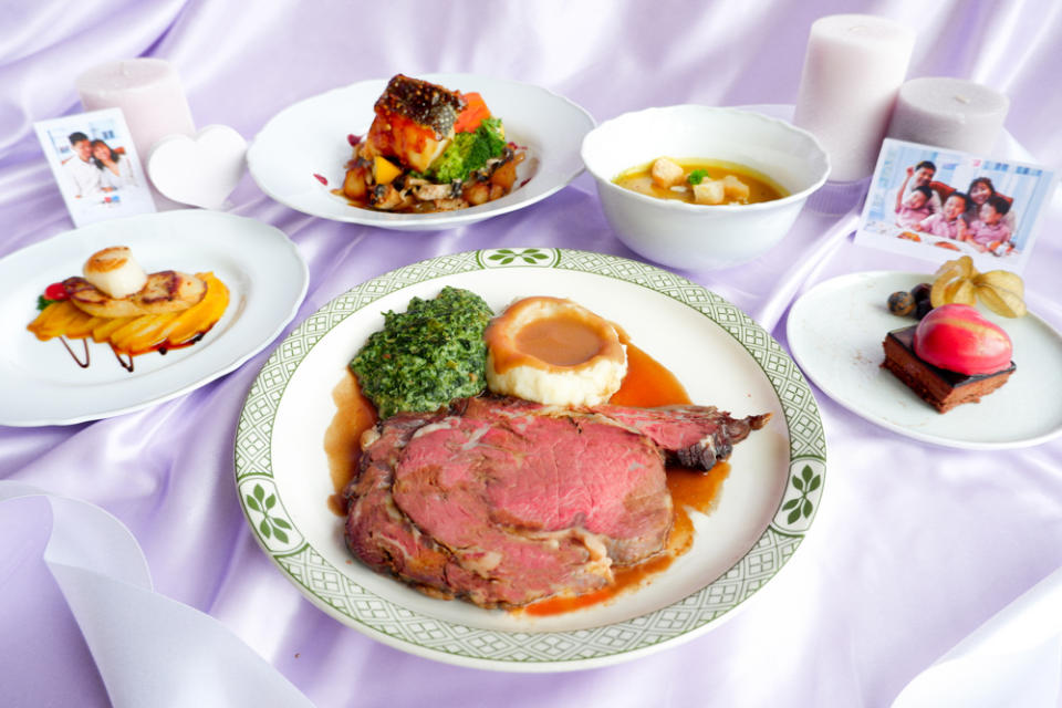 Image of Lawry's menu dishes