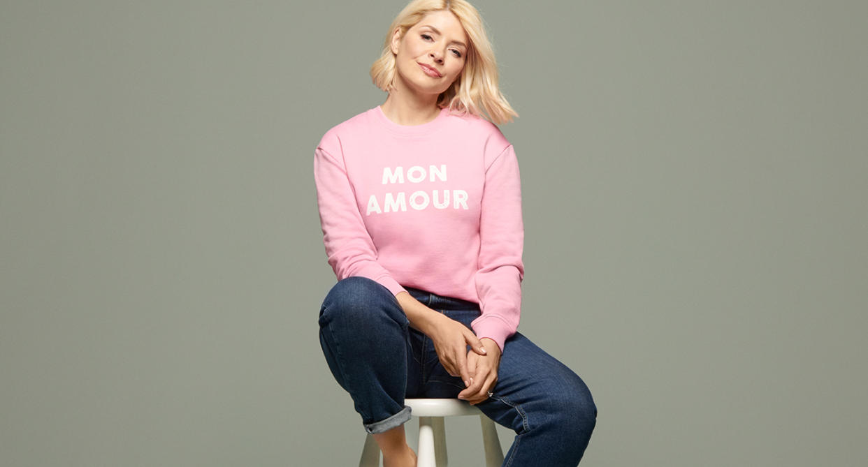 Holly Willoughby has found a pair of comfortable jeans worth adding to your basket. (Marks & Spencer)