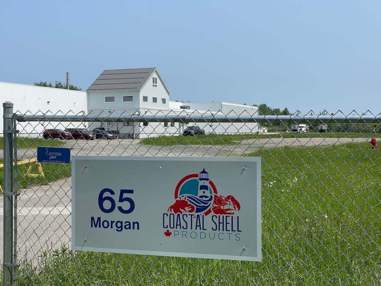 Coastal Shell Products paid an Ontario company to evaluate air samples from the plant, seen here in this file photo, in Beaurivage, formerly Richibucto. (Alexandre Silberman/CBC - image credit)