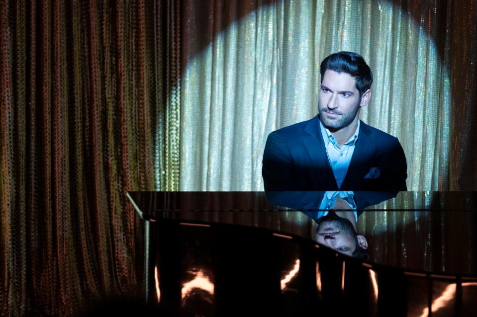 Lucifer (Tom Ellis) muss seinem Vater als Gott nachfolgen. (Bild: 2021 Warner Bros. Entertainment Inc. )