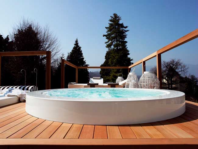 Y si pusieras un 'jacuzzi' en la terraza o jardín? ¡Aprovecha más el verano!