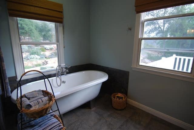 John Krasinski and Emily Blunt's new Ojai home bathtub