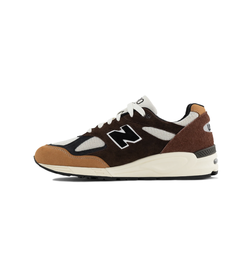 <p><a href="https://extrabutterny.com/collections/new-arrivals/products/new-balance-made-in-usa-990v2-shoes-3?_pos=35&_fid=eab977434&_ss=c&variant=41740407734455" rel="nofollow noopener" target="_blank" data-ylk="slk:Shop Now;elm:context_link;itc:0" class="link ">Shop Now</a></p><p>990V2 Shoes</p><p>Extra Butter</p><p>$195.00</p><span class="copyright">Extra Butter NYC</span>