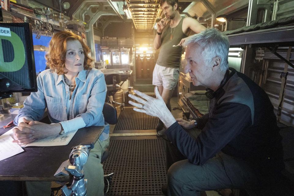 AVATAR: THE WAY OF WATER, (aka AVATAR 2), from left: Sigourney Weaver, Joel David Moore, director James Cameron, on set, 2022.