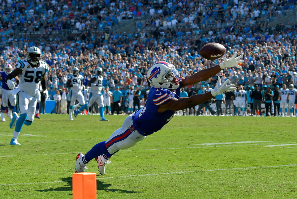 <p>Zay Jones #11 of the Buffalo Bills can’t make the diving catch on fourth down in the final seconds of a loss to the Carolina Panthers during their game at Bank of America Stadium on September 17, 2017 in Charlotte, North Carolina. The Panthers won 9-3. (Photo by Grant Halverson/Getty Images) </p>