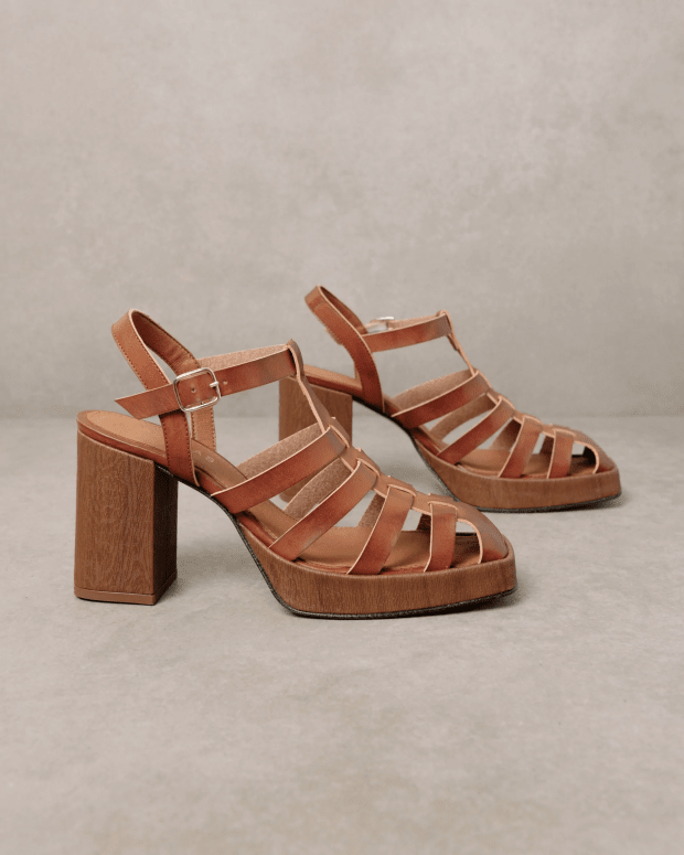 Alohas Rollers Brown Vegan Sandals, $71 (from $84), <a href="https://rstyle.me/+Nr96ebyv0AJPg13I4OtTLQ" rel="nofollow noopener" target="_blank" data-ylk="slk:available here;elm:context_link;itc:0;sec:content-canvas" class="link ">available here</a>.<br><p>Photo: Courtesy of Alohas</p>