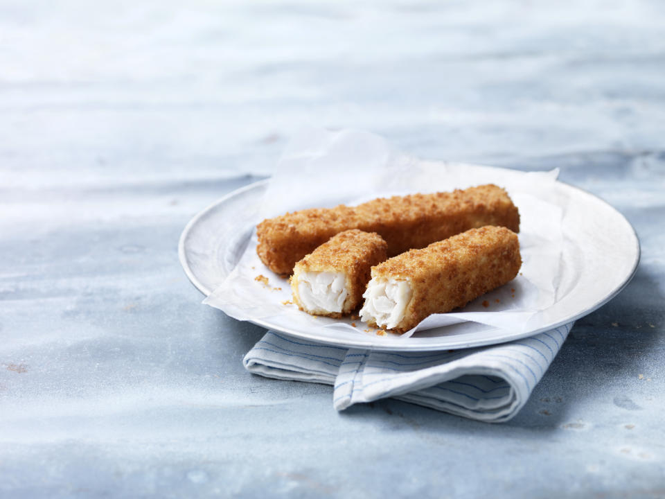 Die Deutschen lieben Fischstäbchen (Symbolbild: Getty Images)