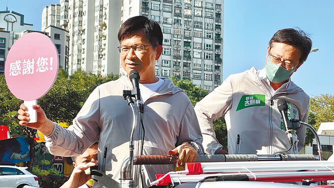 前交通部長林佳龍（左）在敗選後將連續3天車隊掃街謝票，對於自己的下一步尚未有規畫與討論。（呂健豪攝）