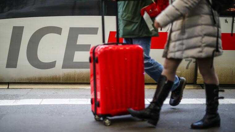 „Ein doppelstöckiger ICE kann etwa ein Drittel mehr Fahrgäste transportieren“, sagt GDL-Chef Weselsky. Das könne Kapazitätsprobleme lösen. Foto: dpa