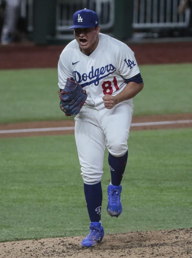 Brusdar Graterol and Victor González shine in relief for Dodgers during loss