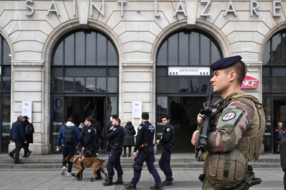 French soldiers in Paris