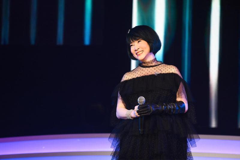 林慧萍在藍寶石大歌廳演唱會壓軸獻唱。（高雄流行音樂中心）