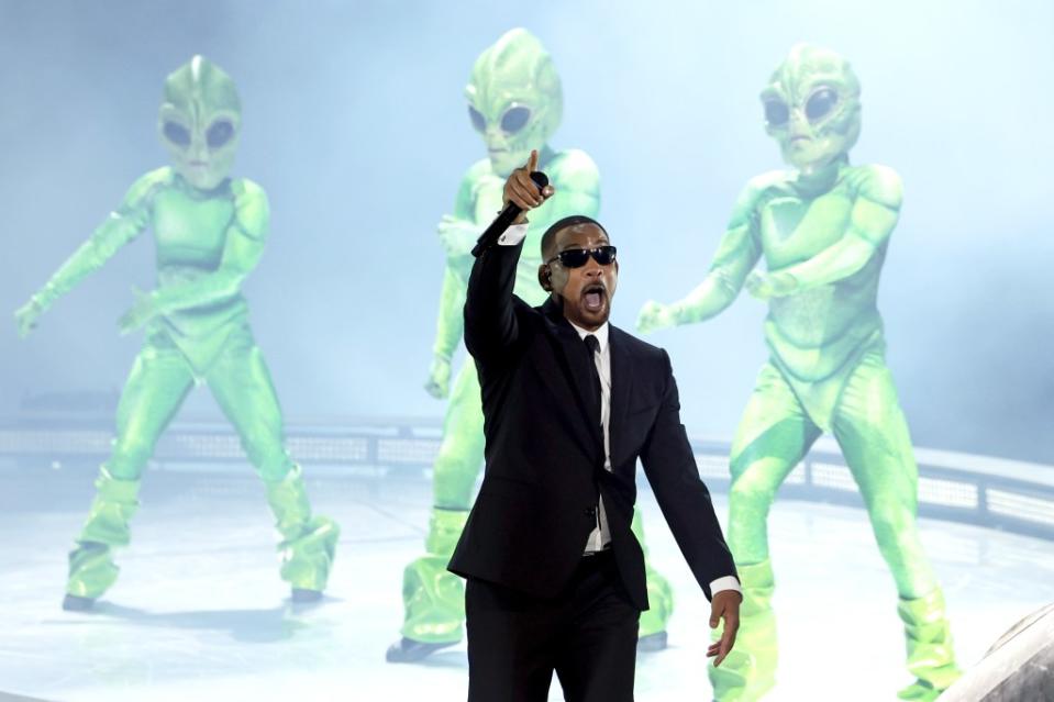 Aliens danced around Will Smith as he sang. Getty Images for Coachella