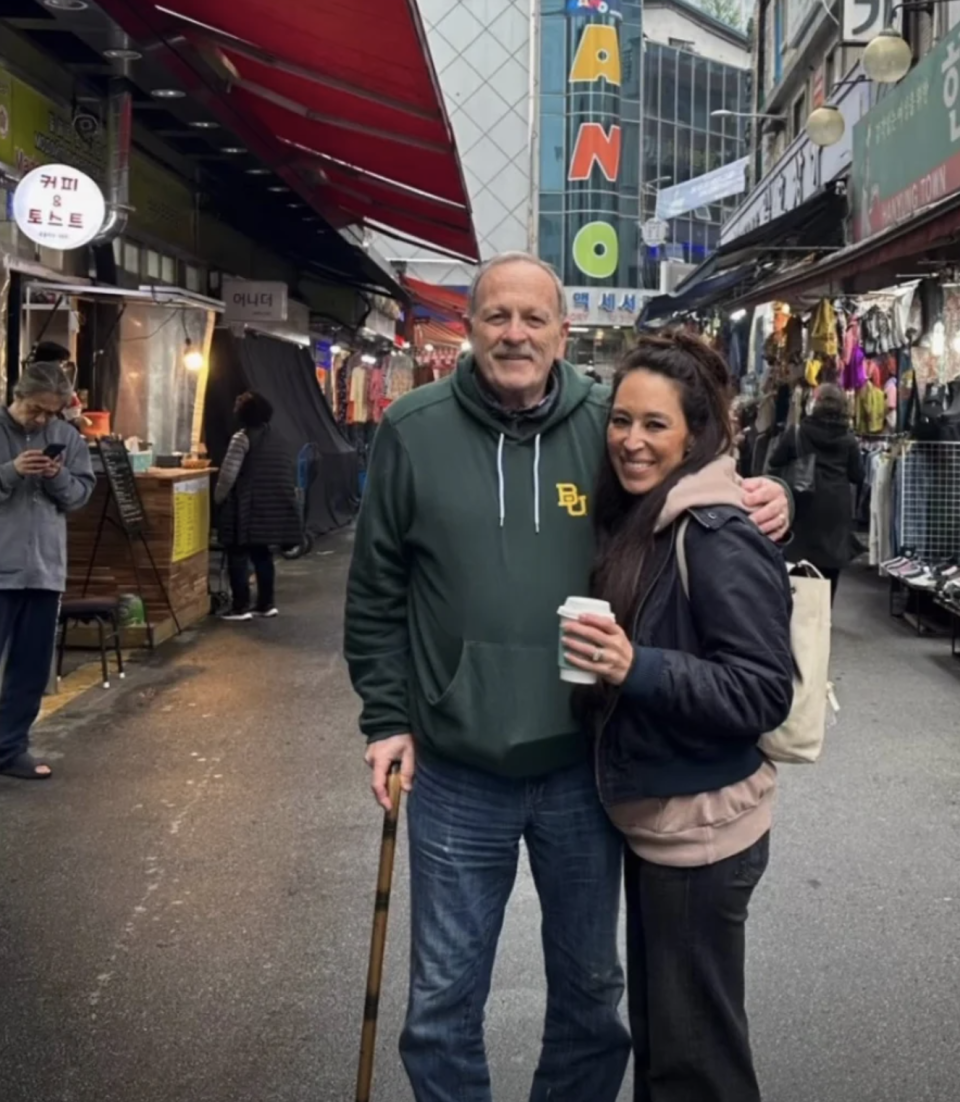 joanna gaines with her father in korea