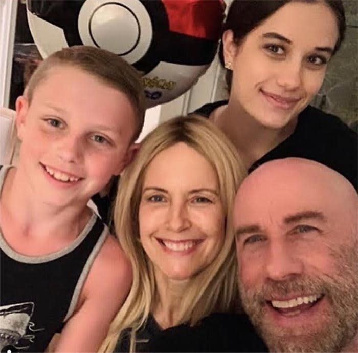 Kelly Preston con su familia