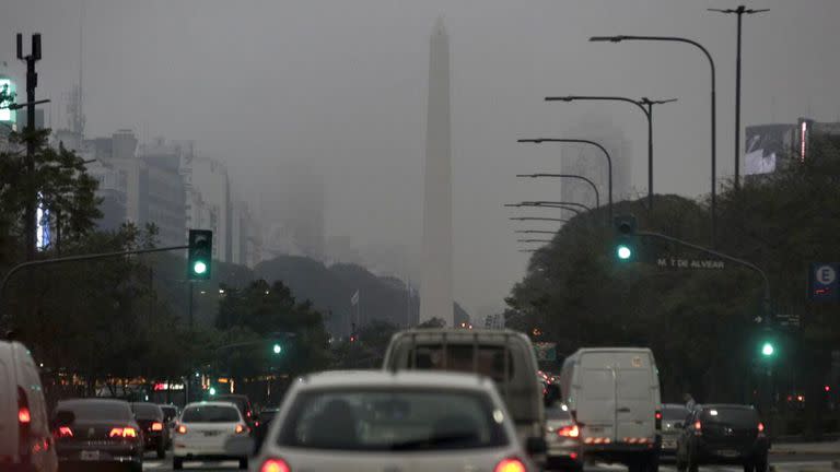 La ciudad se oscureció por la fuerte tormenta