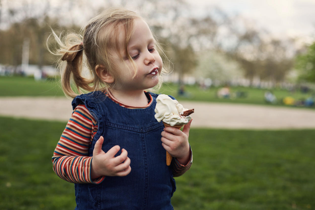 Alle lieben Eis. Aber was genau steckt eigentlich in der Sommer-Leckerei? (Bild: Getty Images)