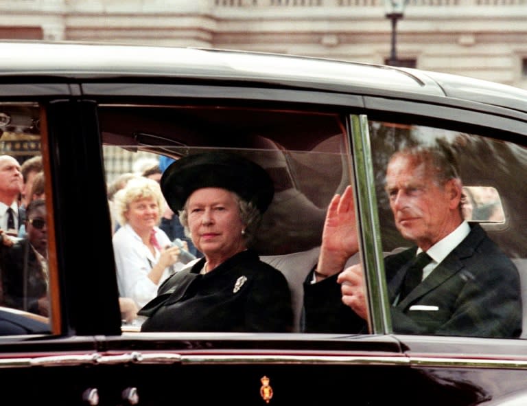 Queen Elizabeth II and her husband the Duke of Edinburgh arrive on September 5, 1997 at Buckingham Palace in London to attend the funeral of Diana, Princess of Wales