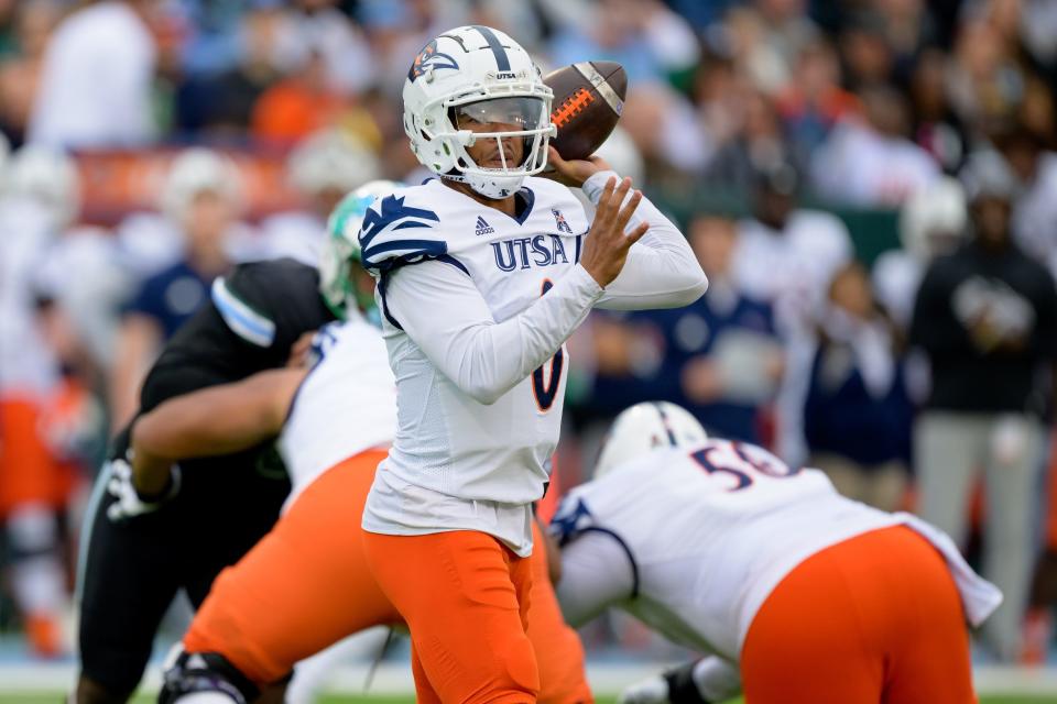 Nov 24, 2023; New Orleans, Louisiana, USA; UTSA Roadrunners quarterback Frank Harris (0) throws a pass during the first half against the Tulane Green Wave at Yulman Stadium. Mandatory Credit: Matthew Hinton-USA TODAY Sports