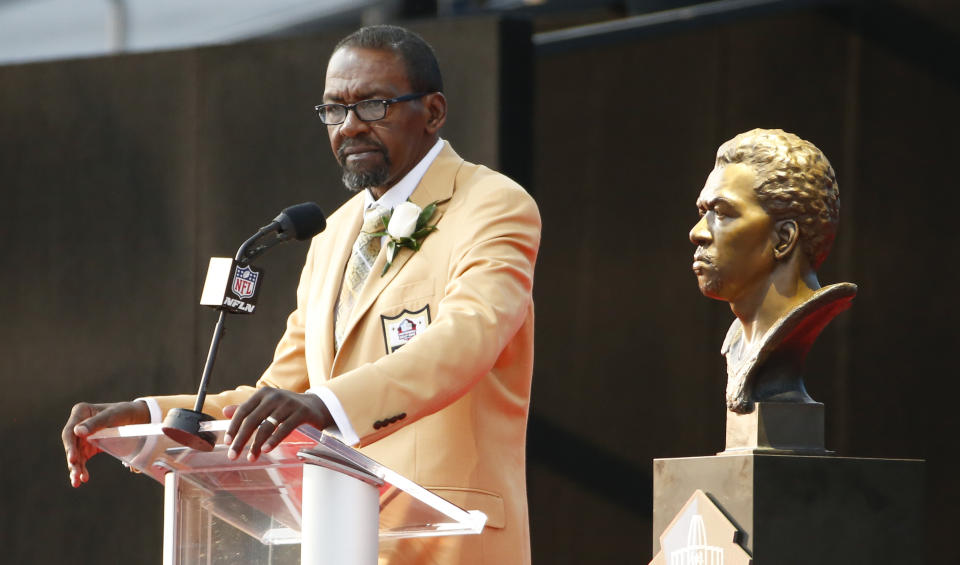 Kenny Easley speaks during an induction ceremony at the Pro Football Hall of Fame in 2017. (AP) 