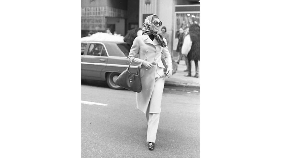 Jackie Kennedy looking chic