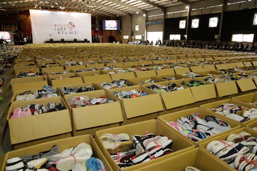全力分享愛募集5萬雙愛心鞋，今齊聚總部場面壯觀。（圖／全力分享愛提供）
