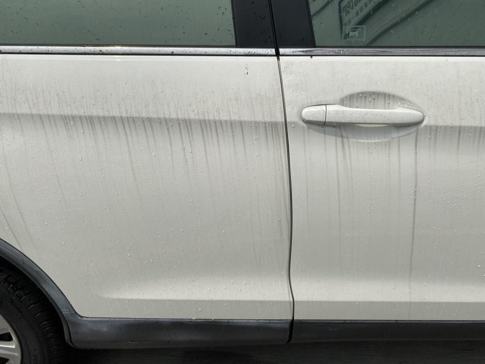 汽車車身洗不掉的水痕該怎麼辦？