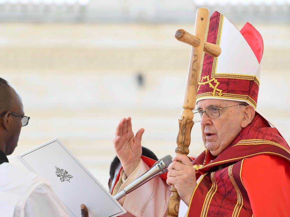 Papst Franziskus feierte mit Tausenden Gläubigen eine große Messe. (Bild: imago/ZUMA Wire)