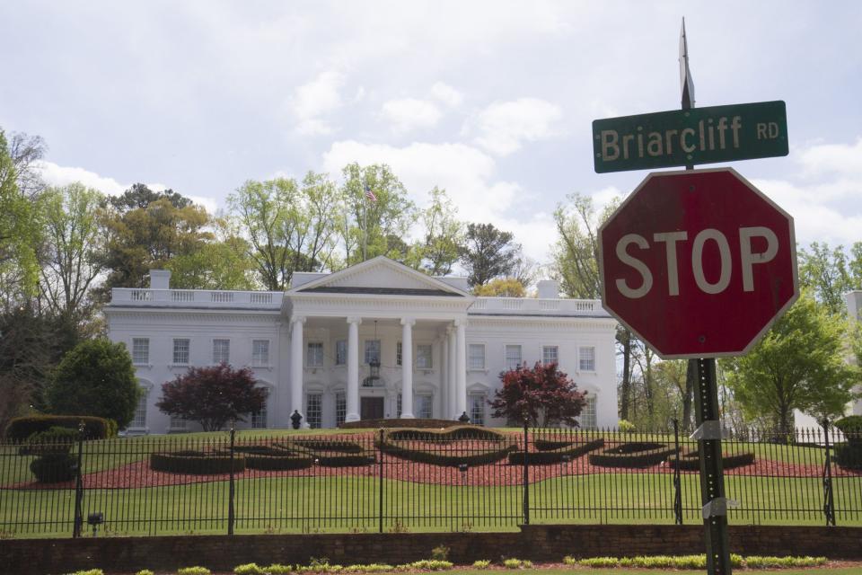 Here is another photo of the Atlanta White House.