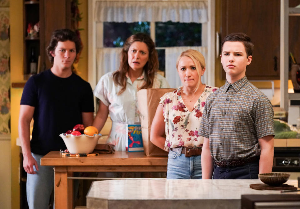 (L-R) Montana Jordan as Georgie, Zoe Perry as Mary, Emily Osment as Mandy, and Iain Armitage as Sheldon in ‘Young Sheldon’