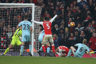 Arsenal are awarded a stoppage time penalty, which they score to win the game. But was there an offside in the build-up? (22 January 2017)