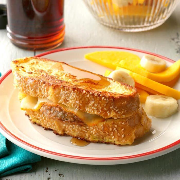 Sausage Stuffed French Toast Exps Sddj18 9615 D08 04 5b 