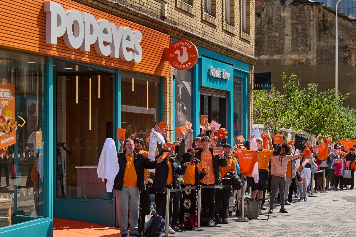 Hungry customers lined up on Sauchiehall stree <i>(Image: Sourced)</i>