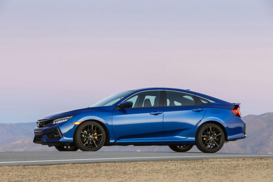 View Photos of the 2020 Honda Civic Si