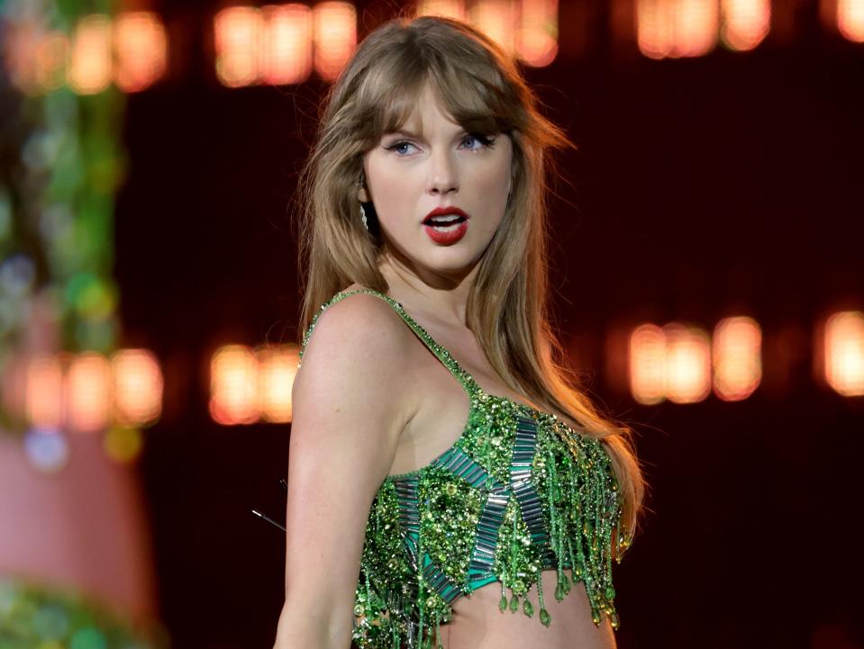 aylor swift se apresenta no palco durante "  Taylor Swift |  Tour do IRA "  No MetLife Stadium em 27 de maio de 2023 em East Rutherford, Nova Jersey.