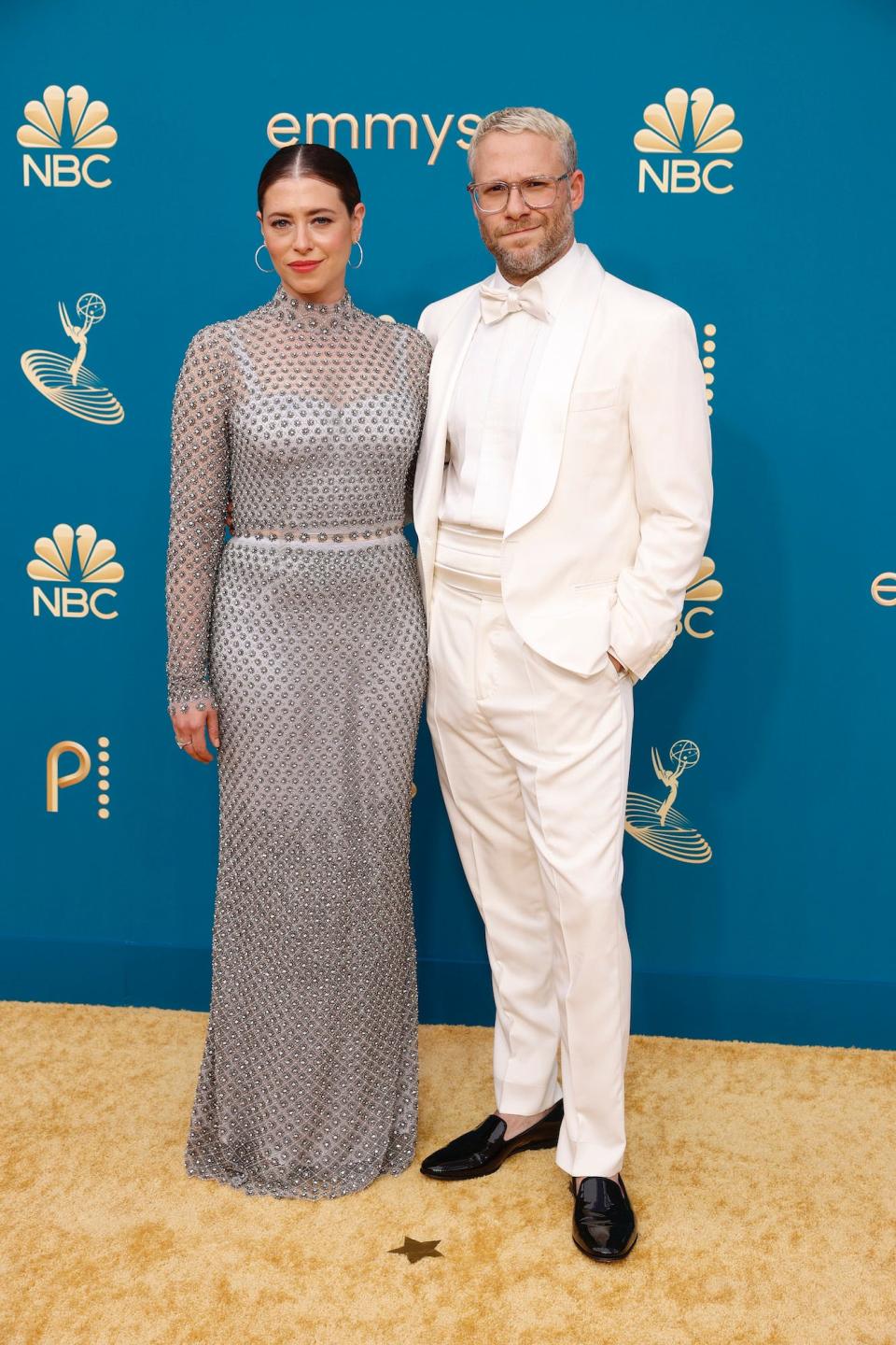 Lauren Miller Rogen and Seth Rogen attend the 2022 Emmys.