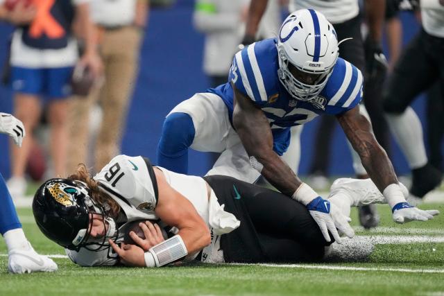 Shaquille Leonard is ready for football, but suffers on the sideline