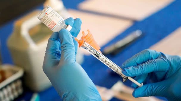 PHOTO: A nurse prepares a syringe of a COVID-19 vaccine at an inoculation station in Jackson, Miss., July 19, 2022. (Rogelio V. Solis/AP, FILE)